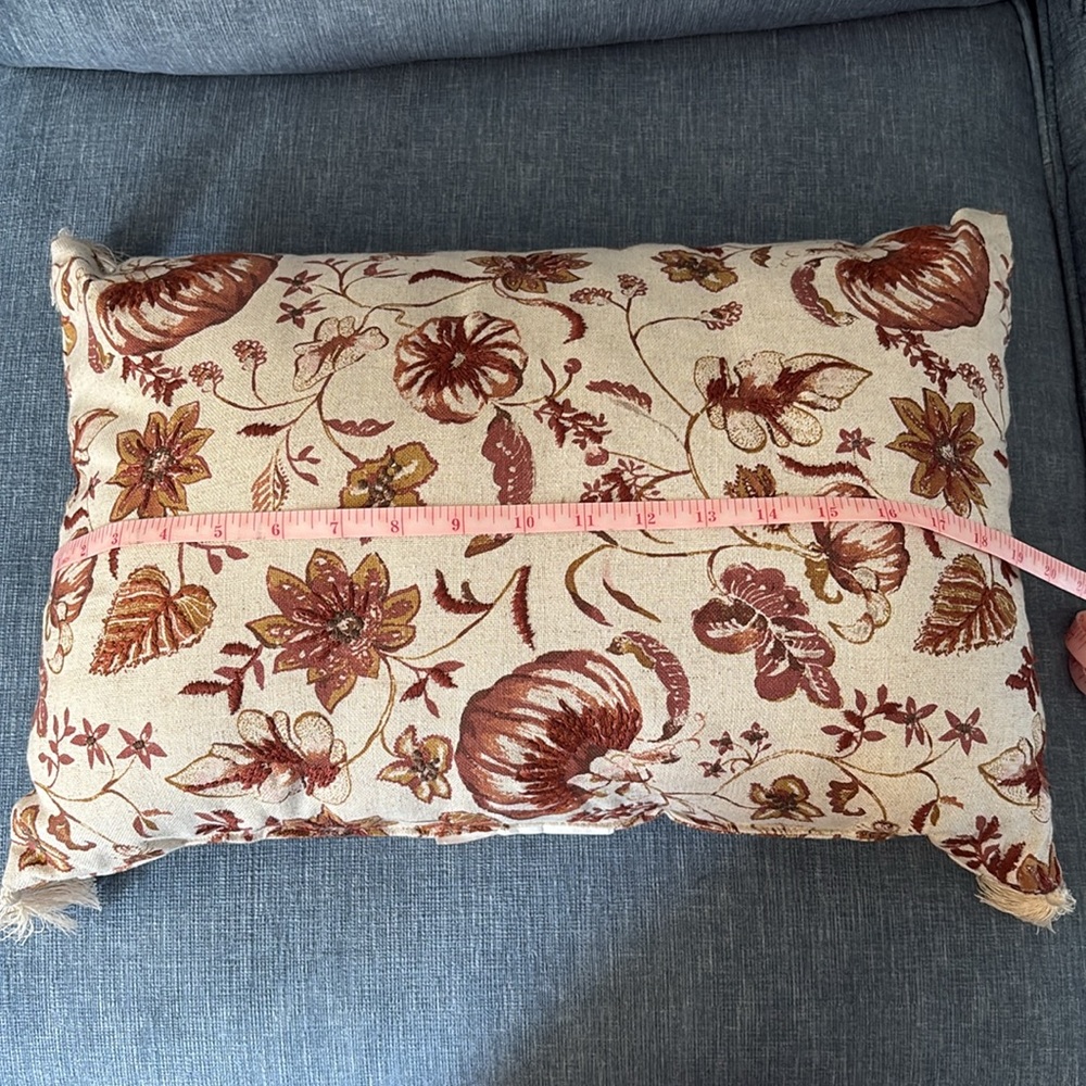 🍁Decorative Fall Lumbar Pillow 🍂 - Picture 6 of 11